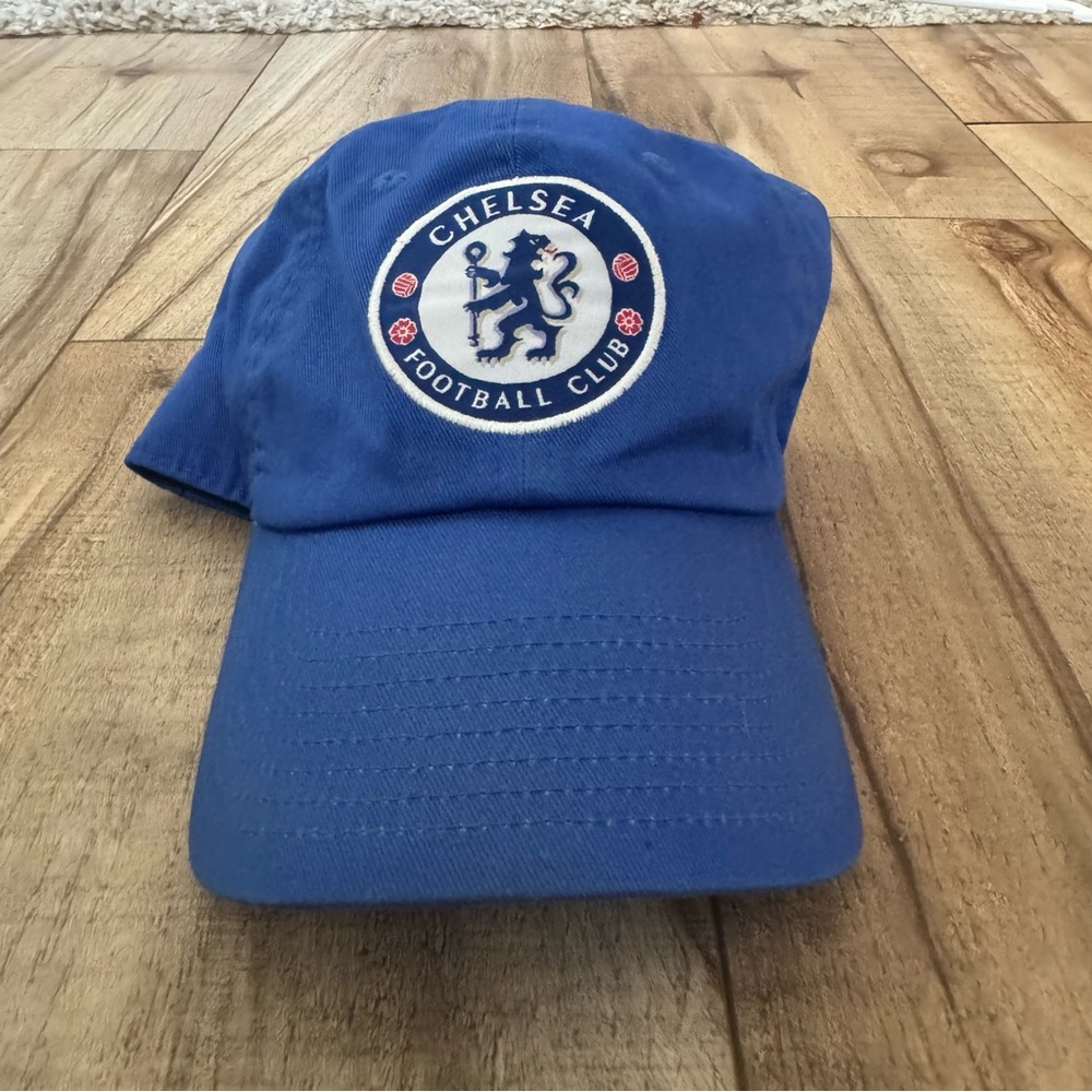 Official Chelsea Football Club Lion Crest Snapback Baseball Cap Hat Blue OSFM